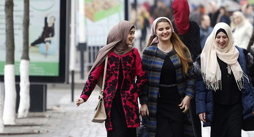 Girls in the streets of Grozny. Photo: https://www.grozny-inform.ru Girls in the streets of Grozny. Photo: https://www.grozny-inform.ru