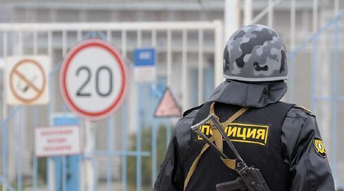 A law enforcer. Photo by Yelena Sineok, Yuga.ru A law enforcer. Photo by Yelena Sineok, Yuga.ru