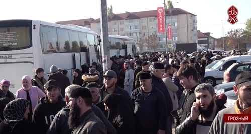 Pilgrims. Screenshot of the video by the Chechen Spiritual Administration of Muslims (SAM) https://t.me/dumchr/2506 Pilgrims. Screenshot of the video by the Chechen Spiritual Administration of Muslims (SAM) https://t.me/dumchr/2506