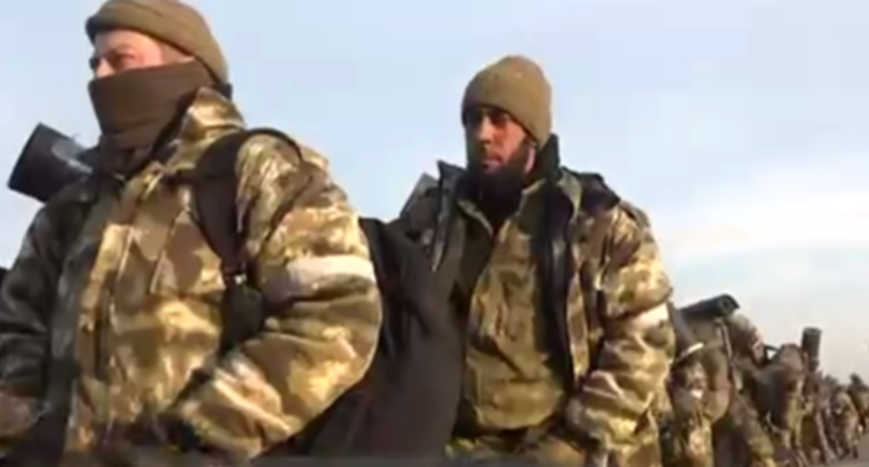 Volunteers at the Grozny airport. Screenshot of the video posted on Kadyrov's Telegram channel on November 19, 2022 https://t.me/RKadyrov_95/3129 Volunteers at the Grozny airport. Screenshot of the video posted on Kadyrov's Telegram channel on November 19, 2022 https://t.me/RKadyrov_95/3129
