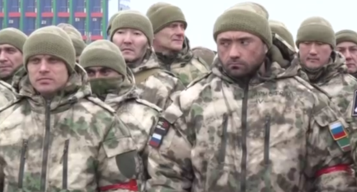 Volunteers at the Grozny airport. Screenshot of the video posted on Ramzan Kadyrov's Telegram channel on December 10, 2022 https://t.me/RKadyrov_95/3185 Volunteers at the Grozny airport. Screenshot of the video posted on Ramzan Kadyrov's Telegram channel on December 10, 2022 https://t.me/RKadyrov_95/3185