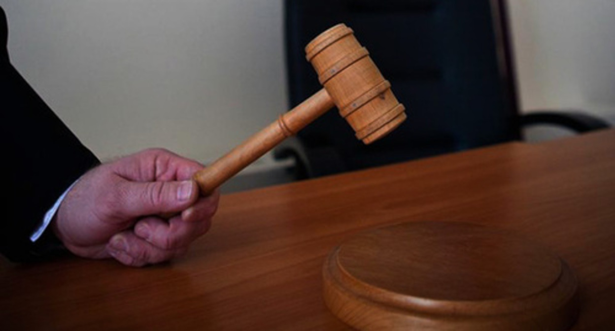 A gavel. Photo: Fyodor Obmaykin / Yugopolis A gavel. Photo: Fyodor Obmaykin / Yugopolis