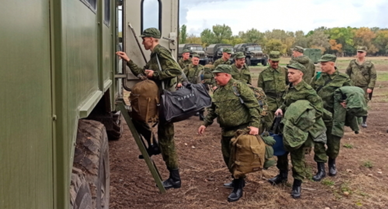 Military training. Screenshot of a video by the Zvezda TV channel https://tvzvezda.ru/news/202110834-Ql8F9.html Military training. Screenshot of a video by the Zvezda TV channel https://tvzvezda.ru/news/202110834-Ql8F9.html