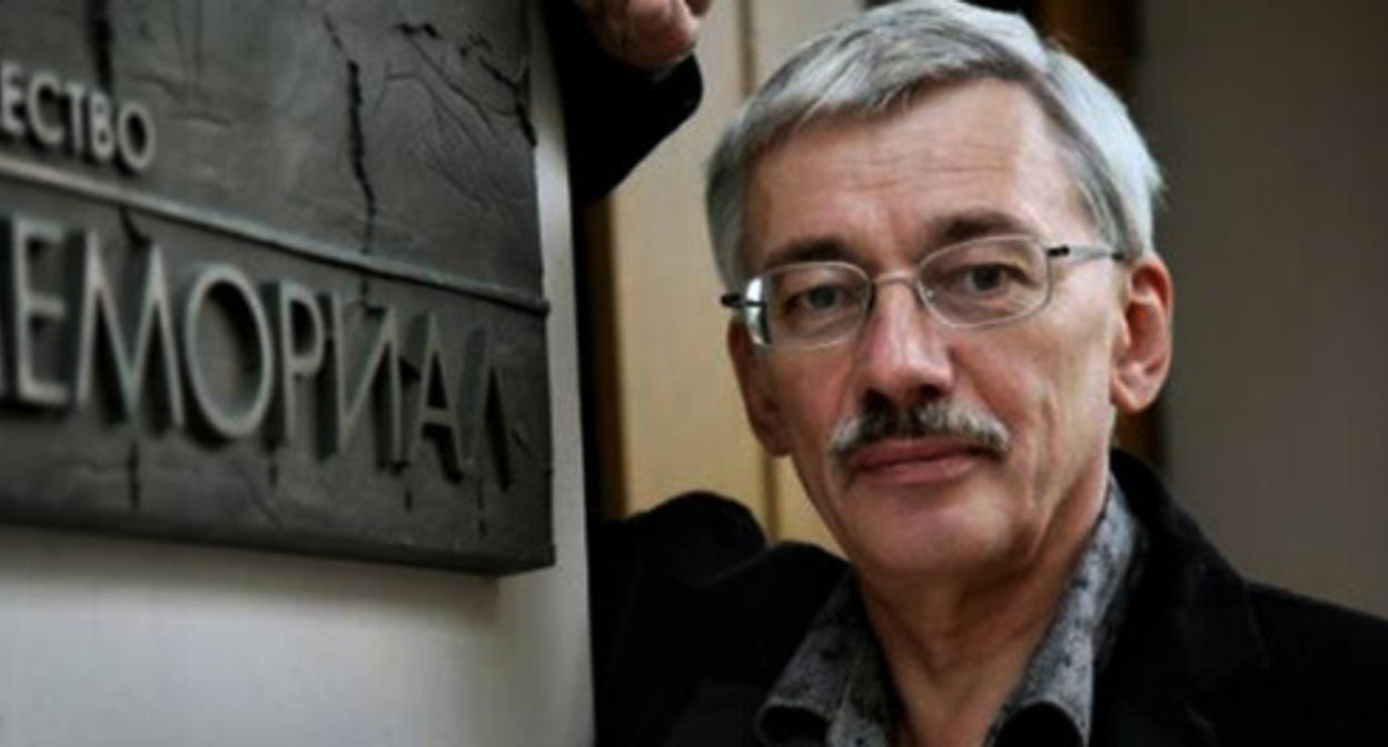 Oleg Orlov. Photo by Anna Artemyeva, "Novaya Gazeta" https://ru.wikipedia.org Oleg Orlov. Photo by Anna Artemyeva, "Novaya Gazeta" https://ru.wikipedia.org