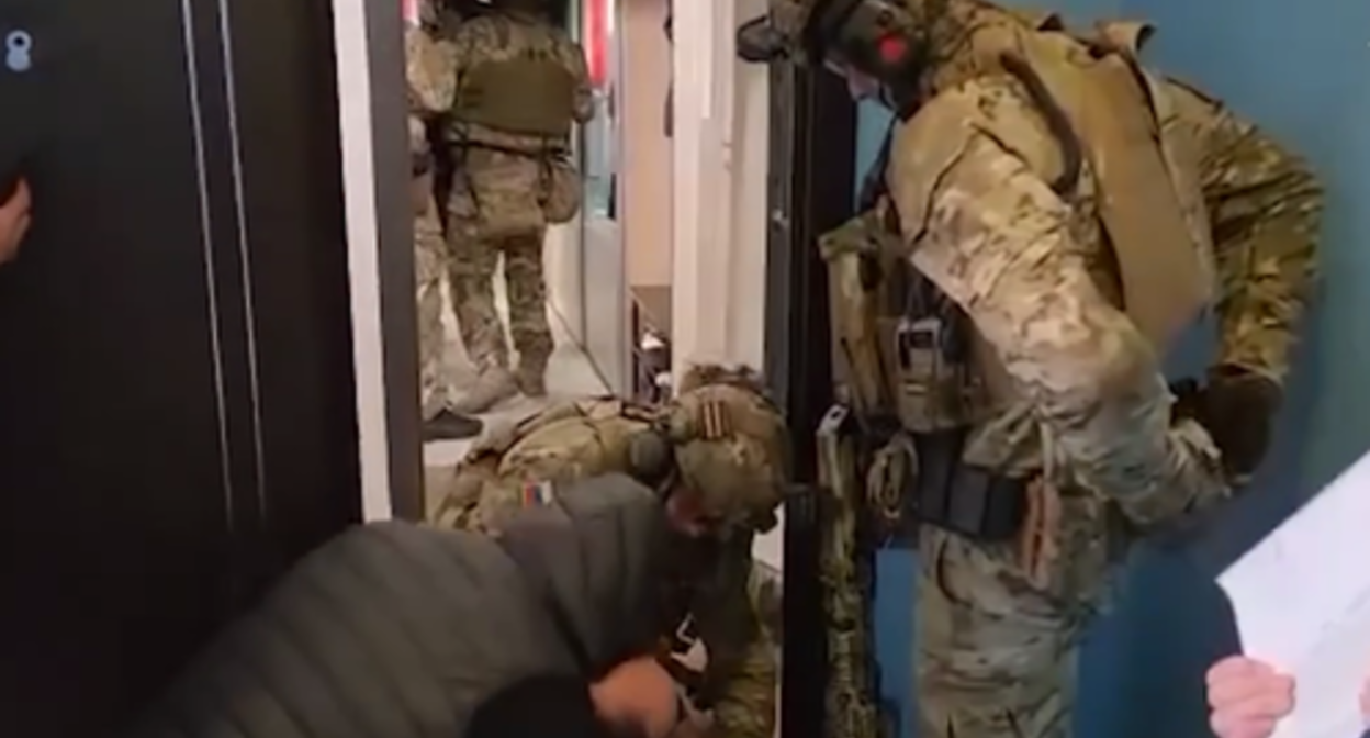 The police detains Timur Idalov. Screenshot of the video by the investigative department of the Investigative Committee of Russia in Moscow, https://t.me/skmoscowgsu/1803 The police detains Timur Idalov. Screenshot of the video by the investigative department of the Investigative Committee of Russia in Moscow, https://t.me/skmoscowgsu/1803