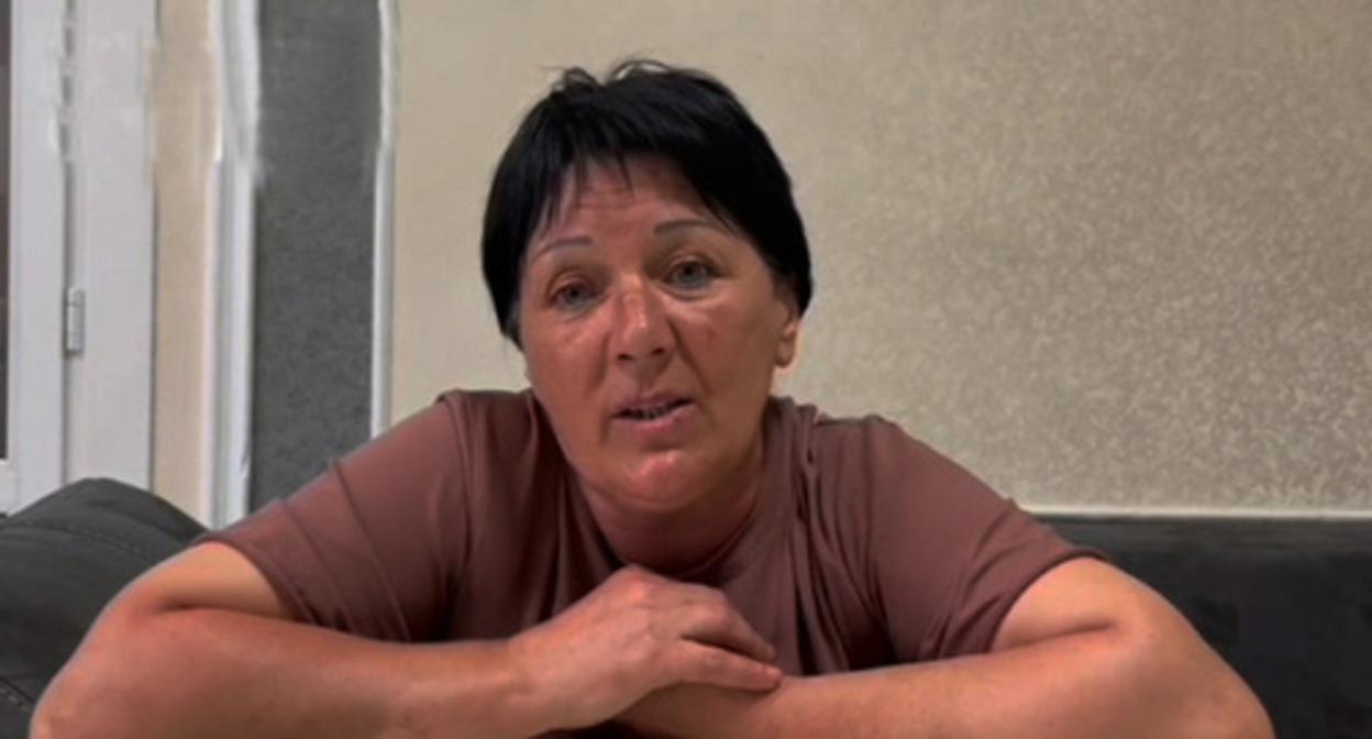 The wife of the mobilized man in the Karachay-Cherkessian Republic. Screenshot of the video https://t.me/onf_kchr/501 The wife of the mobilized man in the Karachay-Cherkessian Republic. Screenshot of the video https://t.me/onf_kchr/501