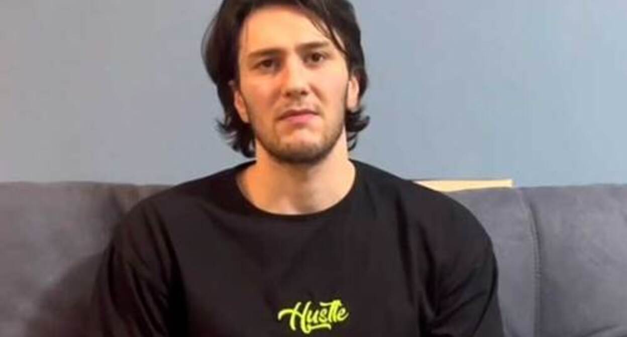Abubakar Yangulbaev. Photo: https://apral.ru/2022/01/31/syn-sudi-yangulbaeva-abubakar-zapisal-videoobrashhenie-k-materi-kotoruyu-vyvezli-v-chechnyu.html Abubakar Yangulbaev. Photo: https://apral.ru/2022/01/31/syn-sudi-yangulbaeva-abubakar-zapisal-videoobrashhenie-k-materi-kotoruyu-vyvezli-v-chechnyu.html