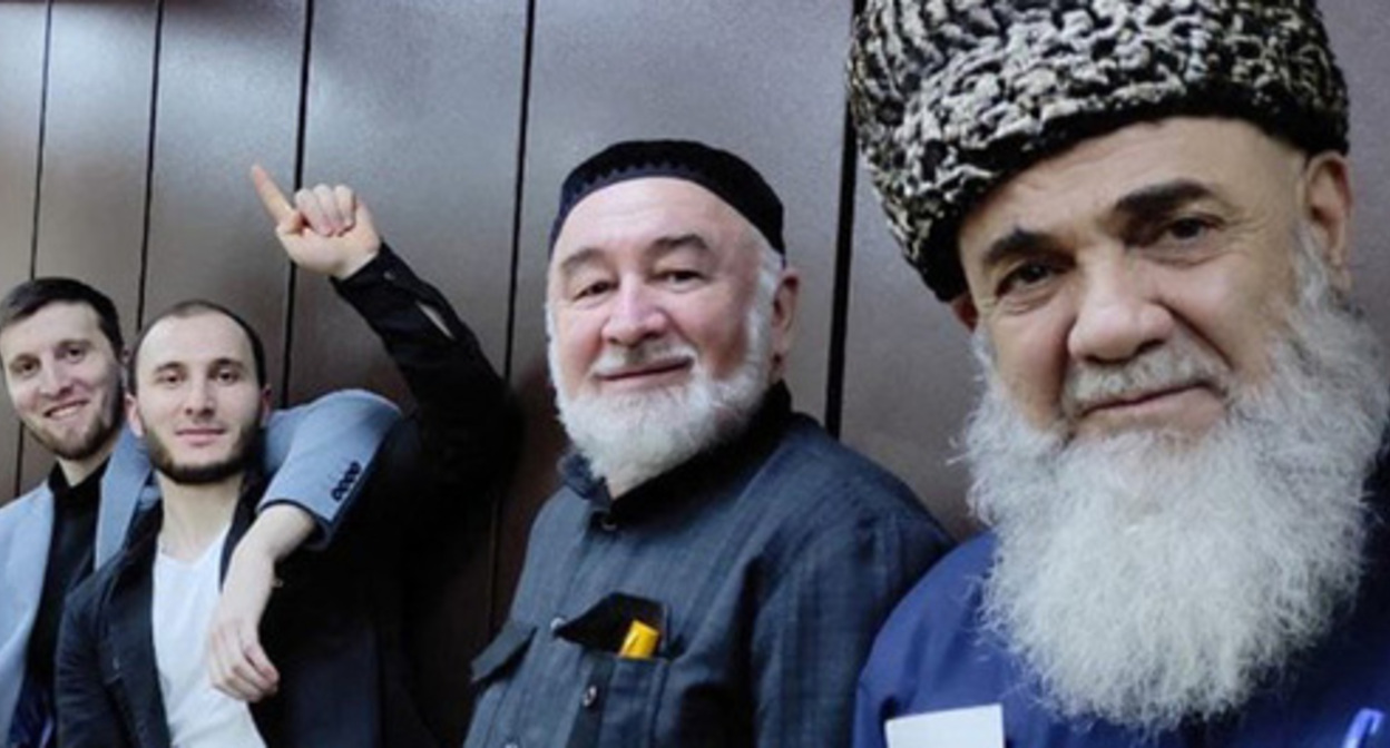 Ingush activists in the courtroom. Photo: FortangaOrg https://fortanga.org/2021/08/svideteli-zashhity-prizvali-osvobodit-liderov-ingushskogo-protesta/ Ingush activists in the courtroom. Photo: FortangaOrg https://fortanga.org/2021/08/svideteli-zashhity-prizvali-osvobodit-liderov-ingushskogo-protesta/