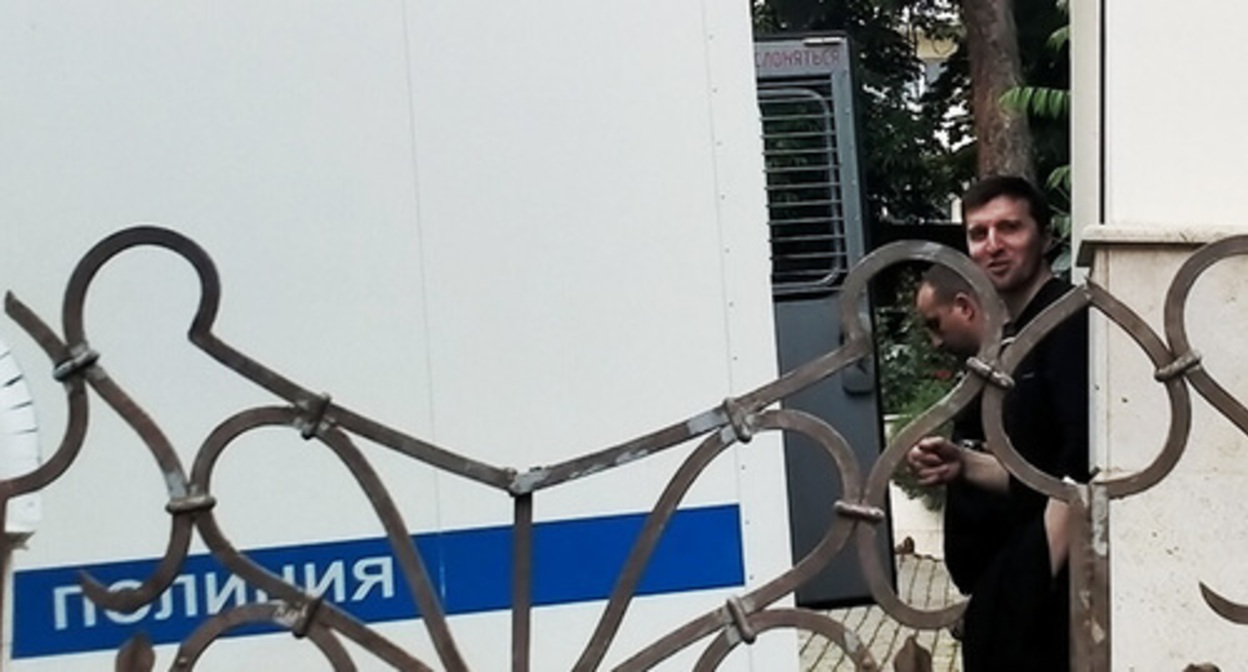 Ismail Nalgiev near the court. June 2, 2023. Photo by the "Caucasian Knot" correspondent Ismail Nalgiev near the court. June 2, 2023. Photo by the "Caucasian Knot" correspondent