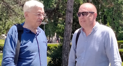 Oleg Orlov, a human rights defender (on the left), and Andrei Sabinin, an advocate for Ismail Nalgiev. Photo by the "Caucasian Knot" correspondent Oleg Orlov, a human rights defender (on the left), and Andrei Sabinin, an advocate for Ismail Nalgiev. Photo by the "Caucasian Knot" correspondent