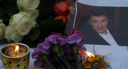 Flowers and candles near the site of the murder of Boris Nemtsov. Photo: U:Dhārmikatva. https://ru.wikipedia.org Flowers and candles near the site of the murder of Boris Nemtsov. Photo: U:Dhārmikatva. https://ru.wikipedia.org