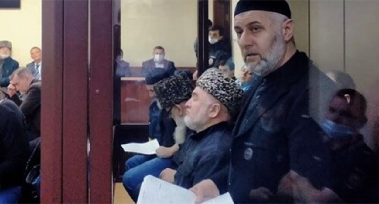 The Ingush activists (Barakh Chemurziev is in the foreground) in the courtroom. Photo by the "Caucasian Knot" correspondent The Ingush activists (Barakh Chemurziev is in the foreground) in the courtroom. Photo by the "Caucasian Knot" correspondent