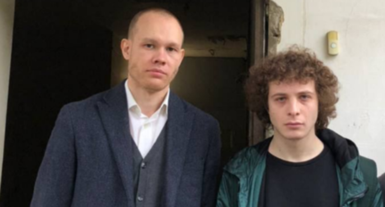Rustam Mukhamadeev, an advocate (on the left), and Mikhail Selitsky (on the right). Screenshot of the photo posted on the RusNews Telegram channel on October 24, 2022 https://t.me/rusnews/19177 Rustam Mukhamadeev, an advocate (on the left), and Mikhail Selitsky (on the right). Screenshot of the photo posted on the RusNews Telegram channel on October 24, 2022 https://t.me/rusnews/19177