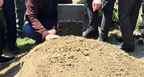 A funeral for a girl from the city of Malgobek. Screenshot of the video https://www.youtube.com/watch?v=B8qCYVJfpnk A funeral for a girl from the city of Malgobek. Screenshot of the video https://www.youtube.com/watch?v=B8qCYVJfpnk