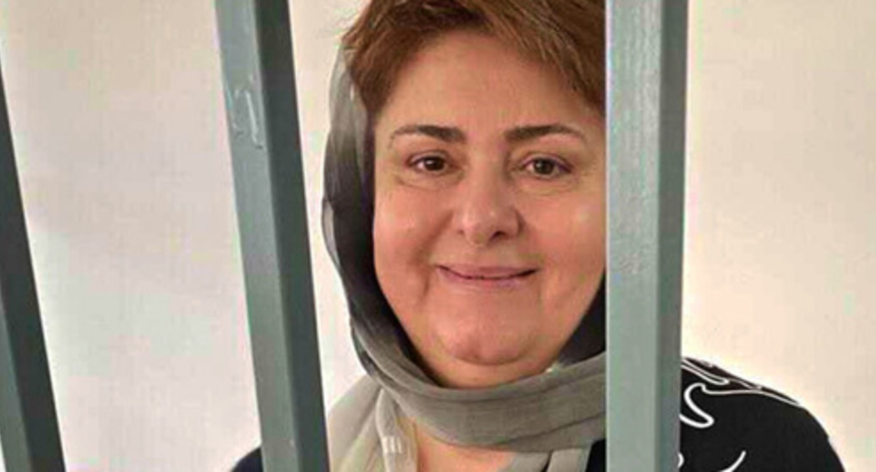 Zarema Musaeva at the court. Photo by the "Team against Torture" https://ovd.news/express-news/2022/09/07/sud-v-chechne-prodlil-arest-zareme-musaevoy-pohishchennoy-iz-nizhnego Zarema Musaeva at the court. Photo by the "Team against Torture" https://ovd.news/express-news/2022/09/07/sud-v-chechne-prodlil-arest-zareme-musaevoy-pohishchennoy-iz-nizhnego