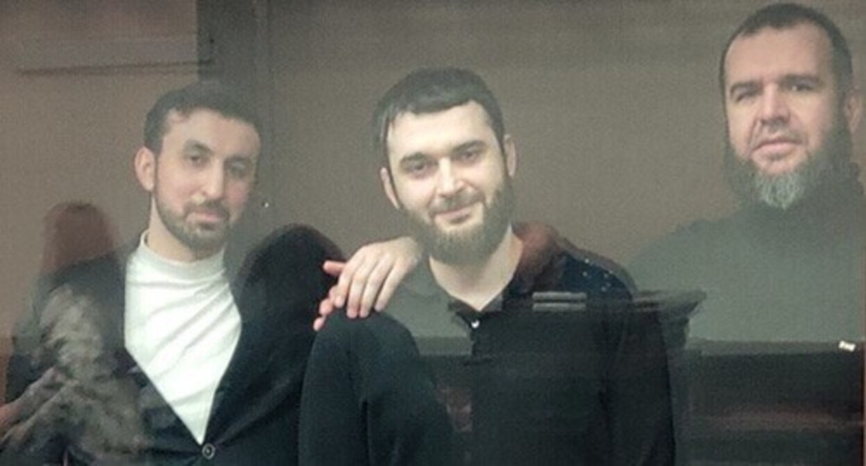 Abubakar Rizvanov, Kemal Tambiev and Abdulmumin Gadjiev (from left to right) in the courtroom. Photo by Konstantin Volgin for the "Caucasian Knot" Abubakar Rizvanov, Kemal Tambiev and Abdulmumin Gadjiev (from left to right) in the courtroom. Photo by Konstantin Volgin for the "Caucasian Knot"