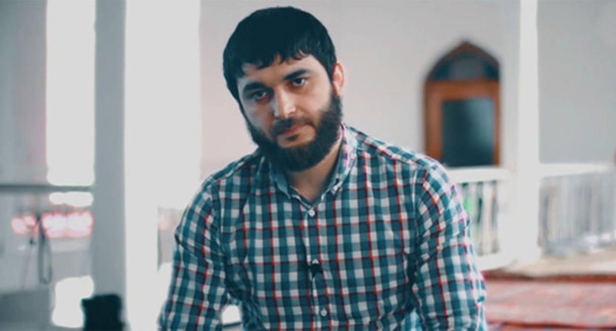 Abdulmumin Gadjiev. Screenshot of the video https://www.youtube.com/watch?v=5wrp9akmBNI Abdulmumin Gadjiev. Screenshot of the video https://www.youtube.com/watch?v=5wrp9akmBNI