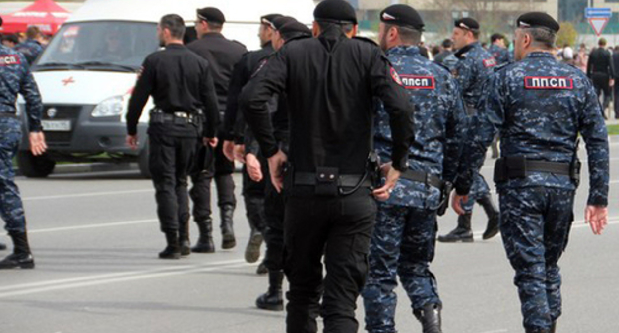 Law enforcers in Grozny. Photo by Magomed Magomedov for the "Caucasian Knot" Law enforcers in Grozny. Photo by Magomed Magomedov for the "Caucasian Knot"