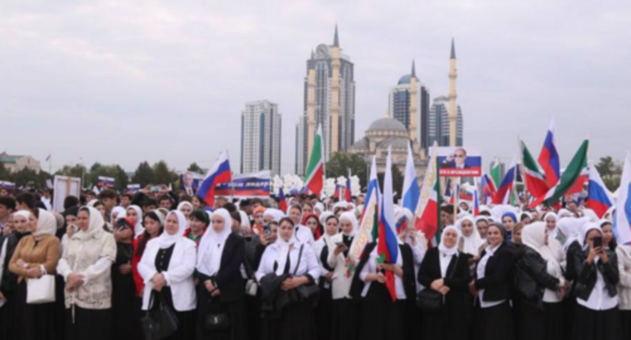 Participants of an action in Grozny. Screenshot of the photo posted on the Telegram channel of the "Chechnya Today" outlet on October 7, 2023 https://t.me/chechnyatoday/13442" Participants of an action in Grozny. Screenshot of the photo posted on the Telegram channel of the "Chechnya Today" outlet on October 7, 2023 https://t.me/chechnyatoday/13442"