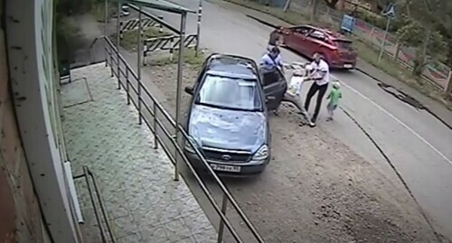 Screenshot of the street camera footage published on the channel of the "Committee against Torture" https://www.youtube.com/watch?v=djGpi9FWREU Screenshot of the street camera footage published on the channel of the "Committee against Torture" https://www.youtube.com/watch?v=djGpi9FWREU