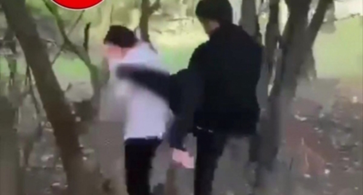 The beating of a teenager in Chechnya, screenshot of the video T.me›s/chp_checchnya The beating of a teenager in Chechnya, screenshot of the video T.me›s/chp_checchnya