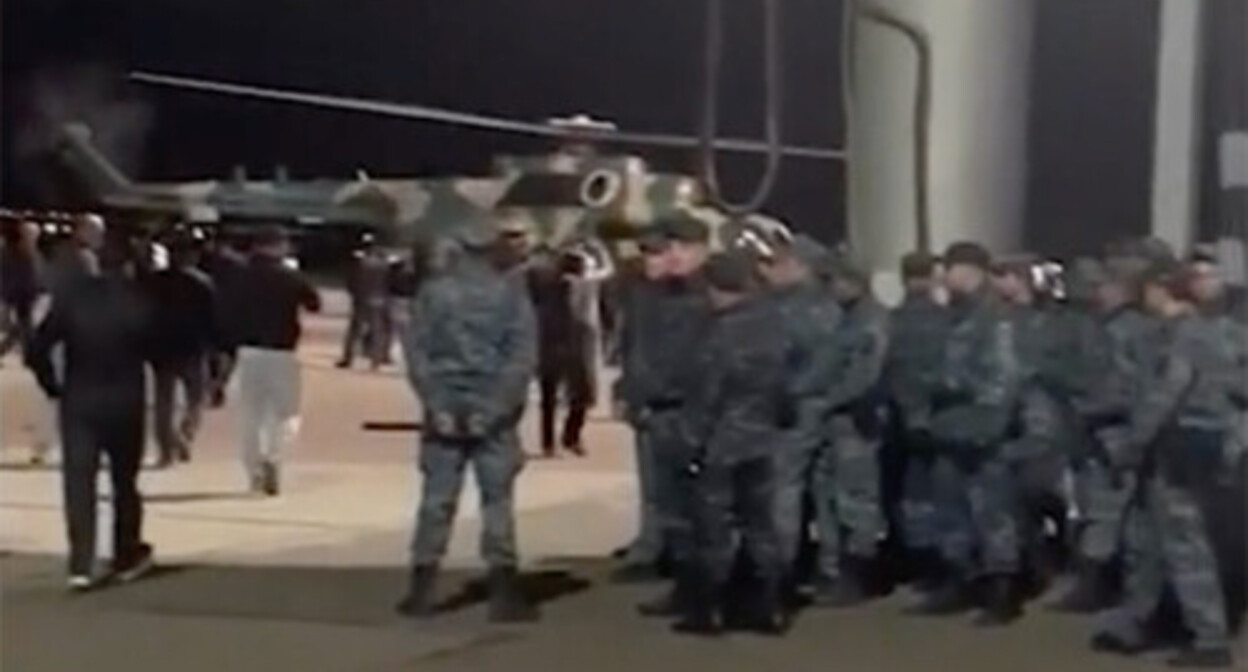 Riots in Makhachkala. Screenshot of the video https://www.rbc.ru/politics/30/10/2023/653f39379a7947dfc0b22ef8 Riots in Makhachkala. Screenshot of the video https://www.rbc.ru/politics/30/10/2023/653f39379a7947dfc0b22ef8
