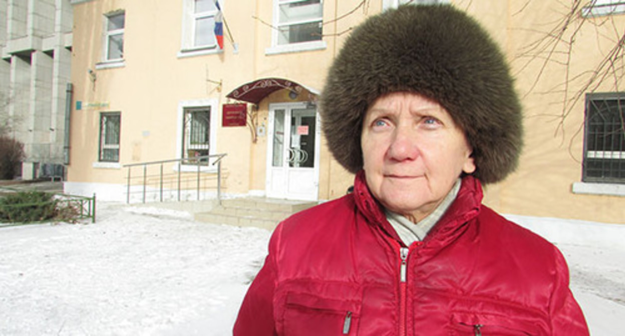 Natalia Dorozhnova near the court. Photo by Vyacheslav Yaschenko for the "Caucasian Knot" Natalia Dorozhnova near the court. Photo by Vyacheslav Yaschenko for the "Caucasian Knot"