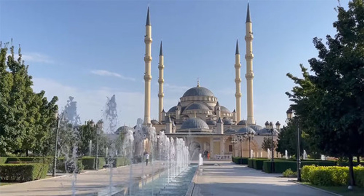 Grozny. Screenshot of the video https://www.youtube.com/watch?v=8jBR6cal0SA Grozny. Screenshot of the video https://www.youtube.com/watch?v=8jBR6cal0SA