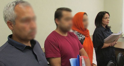 Abdul Shukur, the Sh(...) couple, and Yulia Aksyonova, an advocate (from left to right), in the courtroom. Volgograd, June 29, 2023. Photo by Vyacheslav Yaschenko for the "Caucasian Knot" Abdul Shukur, the Sh(...) couple, and Yulia Aksyonova, an advocate (from left to right), in the courtroom. Volgograd, June 29, 2023. Photo by Vyacheslav Yaschenko for the "Caucasian Knot"