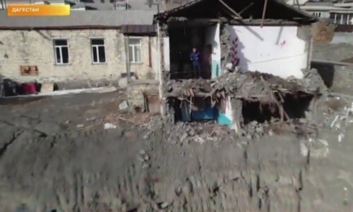 An old school building and the construction site of a new school in the village of Shinaz. Screenshot of a video posted on Murad Magomedov's Telegram channel on January 23, 2024 https://t.me/muradreporter/582 An old school building and the construction site of a new school in the village of Shinaz. Screenshot of a video posted on Murad Magomedov's Telegram channel on January 23, 2024 https://t.me/muradreporter/582