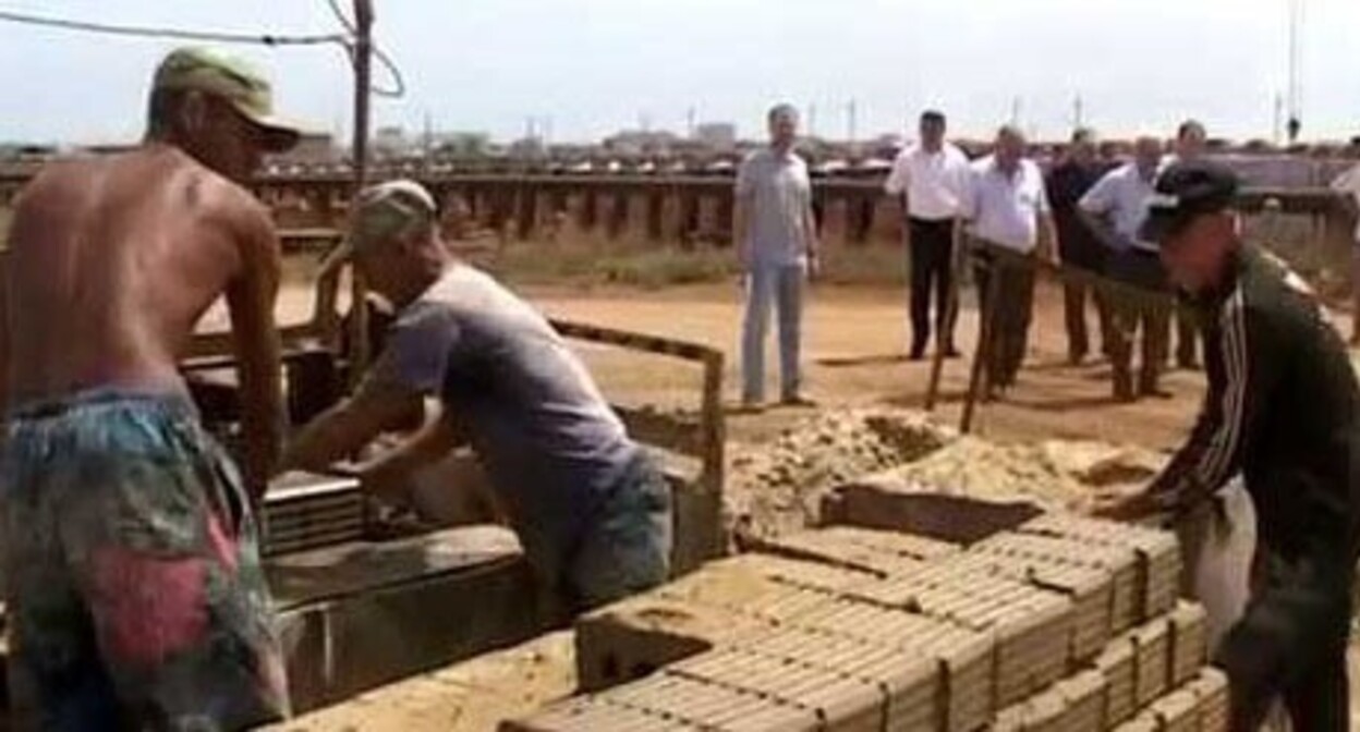 A brick factory located in the Dagestani city of Kaspiysk. Screenshot of a video https://www.youtube.com/watch?v=kl6i3j9p9Jc A brick factory located in the Dagestani city of Kaspiysk. Screenshot of a video https://www.youtube.com/watch?v=kl6i3j9p9Jc