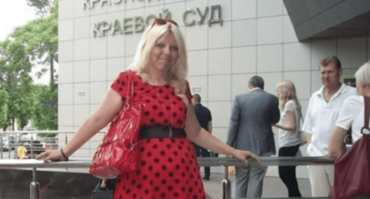 Darya Polyudova. Screenshot of the photo from the activist's page on Facebook* (the activities of the Meta Company, owning the Facebook, Instagram, and WhatsApp, are banned in Russia) https://www.facebook.com/photo.php?fbid=906651747097234&set=t.100008675319596&type=3 Darya Polyudova. Screenshot of the photo from the activist's page on Facebook* (the activities of the Meta Company, owning the Facebook, Instagram, and WhatsApp, are banned in Russia) https://www.facebook.com/photo.php?fbid=906651747097234&set=t.100008675319596&type=3