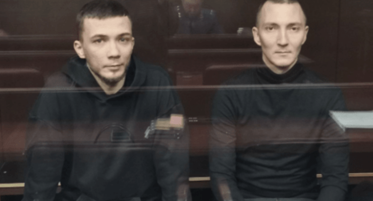 Abdurakhmanov (on the left) and Goncharenko at a court. Screenshot of the photo posted on the Telegram channel of the human rights organization "Solidarity Zone" https://t.me/solidarity_zone/1895 Abdurakhmanov (on the left) and Goncharenko at a court. Screenshot of the photo posted on the Telegram channel of the human rights organization "Solidarity Zone" https://t.me/solidarity_zone/1895