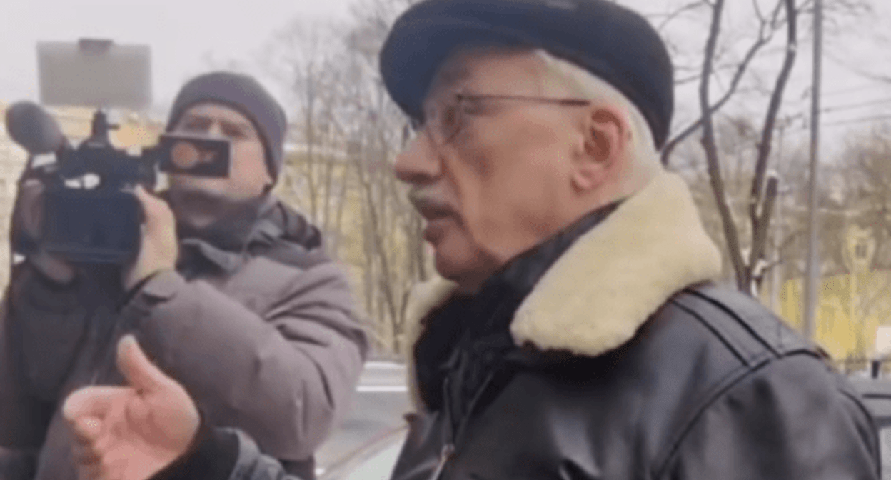 Oleg Orlov* at a court. Screenshot of the photo posted on the Telegram channel "RusNews" on February 21, 2024 https://t.me/rusnews/48983 Oleg Orlov* at a court. Screenshot of the photo posted on the Telegram channel "RusNews" on February 21, 2024 https://t.me/rusnews/48983