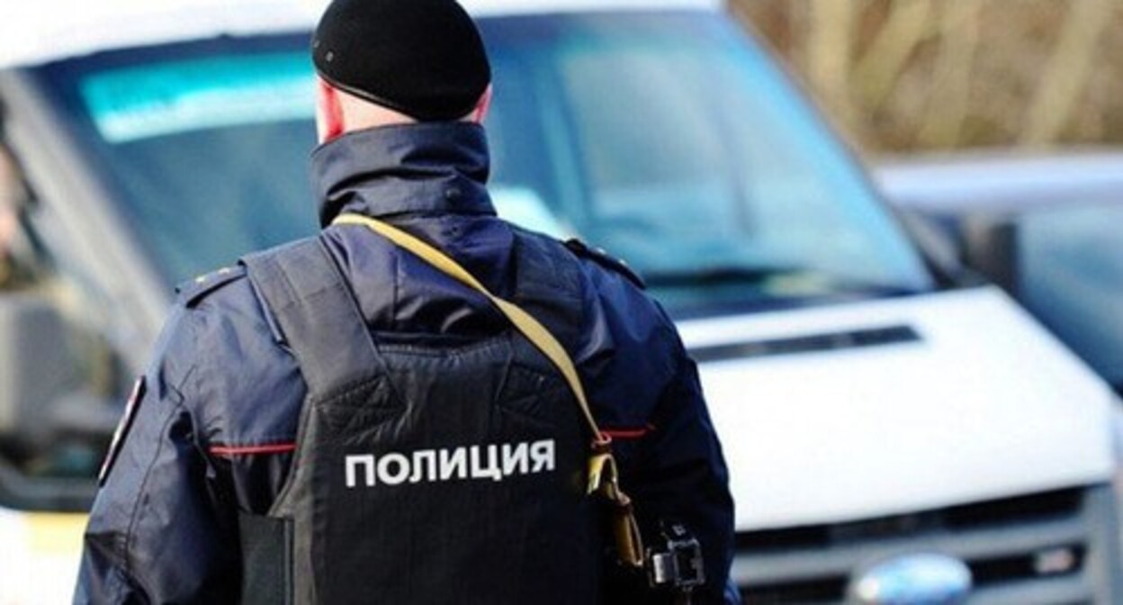 A law enforcer. Photo by the press service of the Khasavyurt administration https://xacavurt.ru/news/4560-v-dagestane-obyavlen-konkurs-zhurnalistskih-rabot-budni-dagestanskoy-policii.html A law enforcer. Photo by the press service of the Khasavyurt administration https://xacavurt.ru/news/4560-v-dagestane-obyavlen-konkurs-zhurnalistskih-rabot-budni-dagestanskoy-policii.html