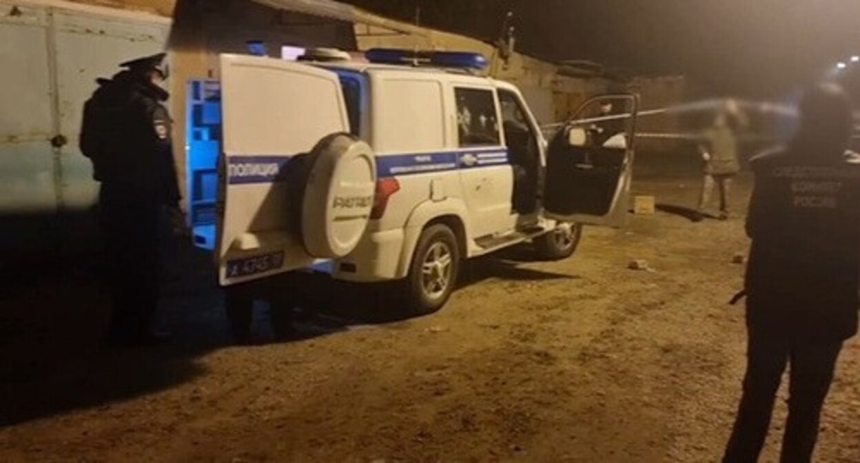 An attack on policemen in Karachaevsk. Screenshot of a video https://ont.by/news/v-karachaevske-soversheno-napadenie-na-policejskih-dva-cheloveka-pogibli An attack on policemen in Karachaevsk. Screenshot of a video https://ont.by/news/v-karachaevske-soversheno-napadenie-na-policejskih-dva-cheloveka-pogibli