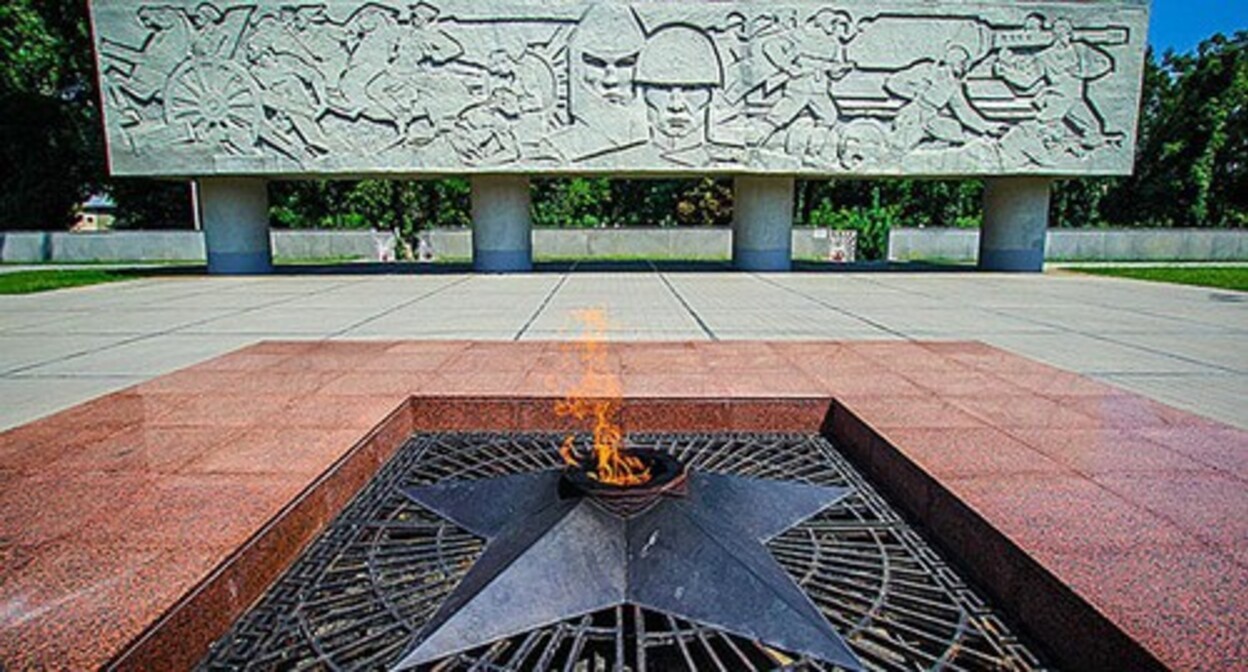 The Eternal Flame memorial in Krasnodar. Screenshot of a video kuban24.tv https://kuban24.tv/item/memorial-nomu-kompleksu-vechnyj-ogon-v-krasnodare-ispolnilos-50-let-184419 The Eternal Flame memorial in Krasnodar. Screenshot of a video kuban24.tv https://kuban24.tv/item/memorial-nomu-kompleksu-vechnyj-ogon-v-krasnodare-ispolnilos-50-let-184419