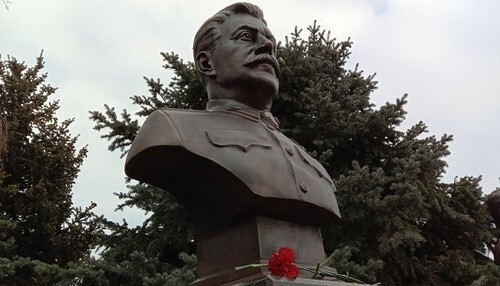 A bust of Stalin. Photo by Vyacheslav Yaschenko for the "Caucasian Knot" A bust of Stalin. Photo by Vyacheslav Yaschenko for the "Caucasian Knot"