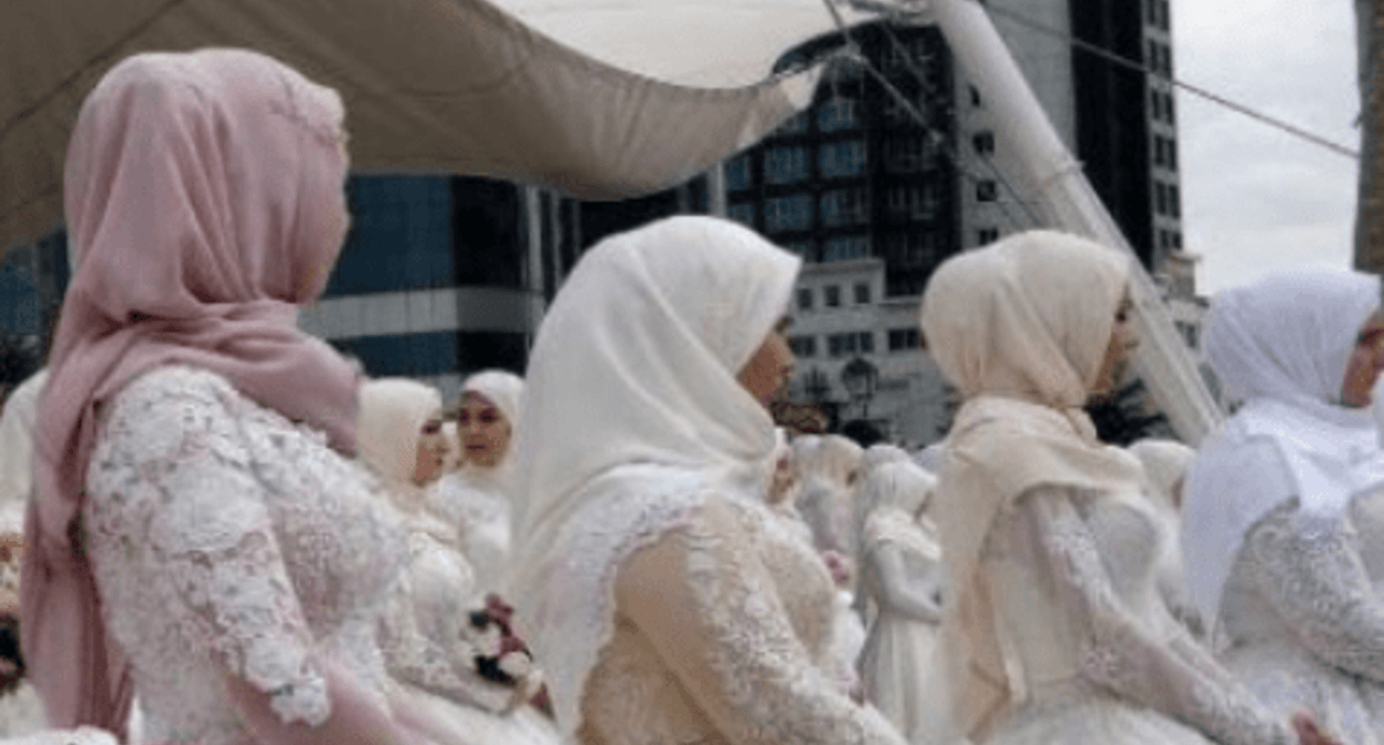 Girls in wedding dresses. Photo https://mtdata.ru/u20/photo02AB/20433138874-0/original.jpg Girls in wedding dresses. Photo https://mtdata.ru/u20/photo02AB/20433138874-0/original.jpg