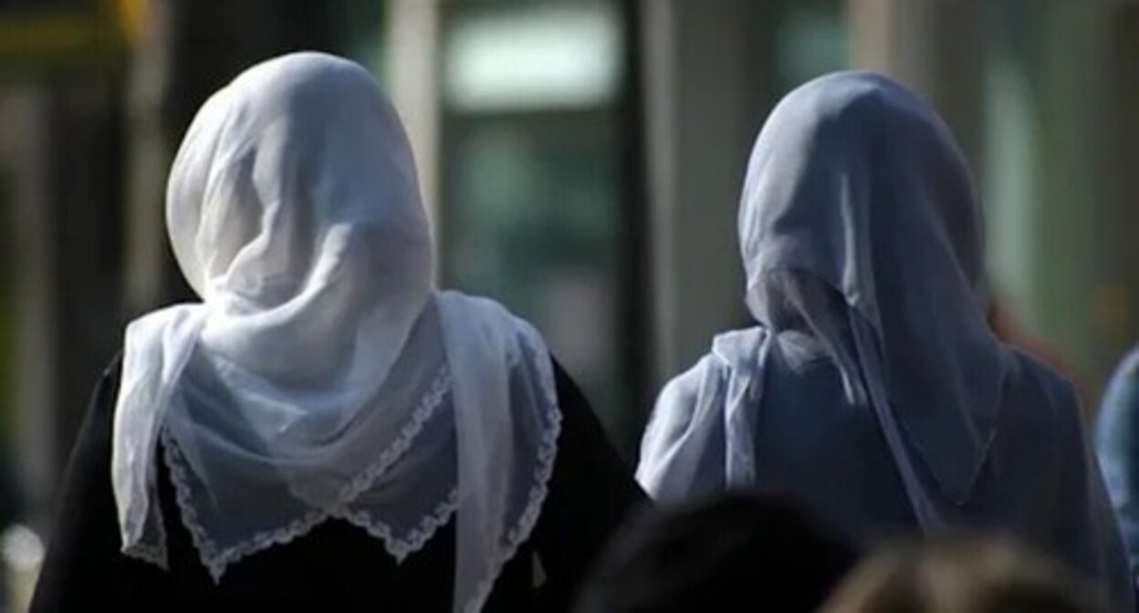 Girls wearing religious clothes. Photo: Islamnews.ru Girls wearing religious clothes. Photo: Islamnews.ru