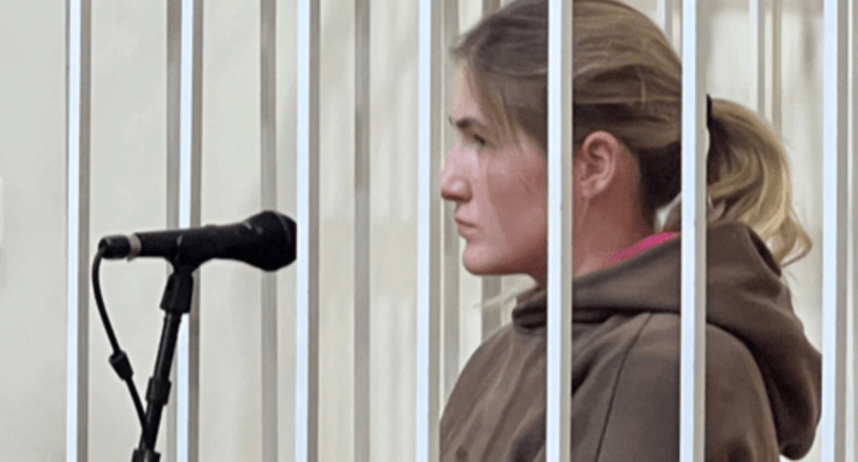Alyona Agafonova in a court. Screenshot of the photo posted on the Telegram channel of the joint press service for the courts of the Volgograd Region on April 5, 2024 https://t.me/vlgsud/2049 Alyona Agafonova in a court. Screenshot of the photo posted on the Telegram channel of the joint press service for the courts of the Volgograd Region on April 5, 2024 https://t.me/vlgsud/2049