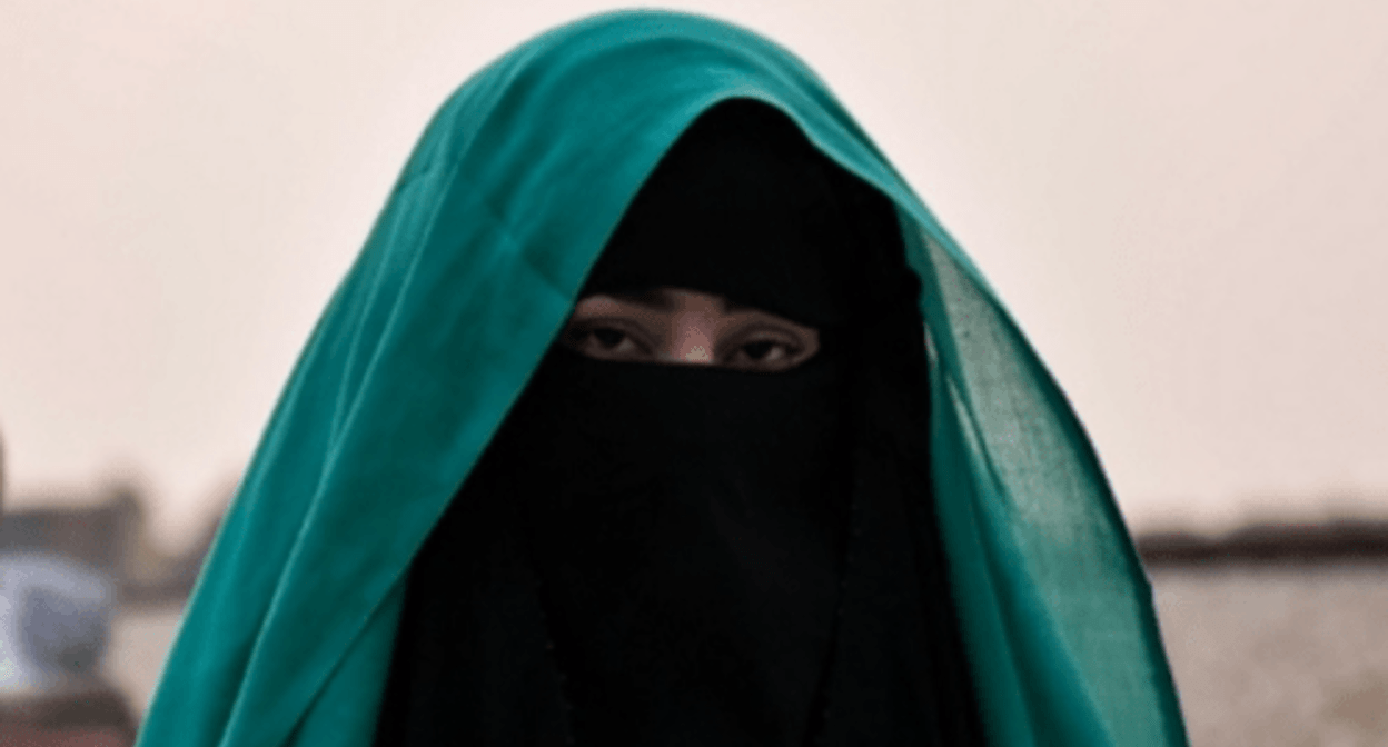 A woman wearing niqab. Screenshot of a photo posted on the website of the Coordination Centre for Muslims of Northern Caucasus on July 3, 2024 https://kcmsk.ru/novosti/kcmsk-otnositelno-hidzhaba-i-nikaba/ A woman wearing niqab. Screenshot of a photo posted on the website of the Coordination Centre for Muslims of Northern Caucasus on July 3, 2024 https://kcmsk.ru/novosti/kcmsk-otnositelno-hidzhaba-i-nikaba/