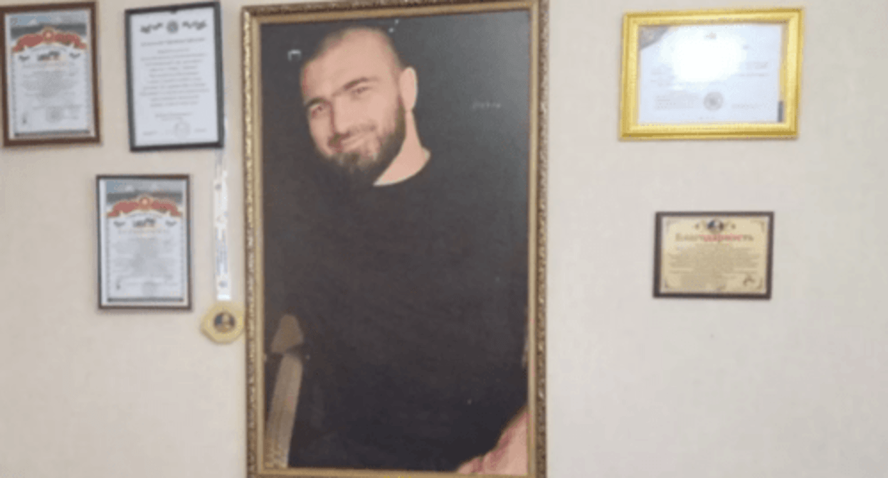 A photo of Kurban Dalgatov at his parents' house. Photo: "Chernovik" https://chernovik.net/news/zakryl-kurtkoy-obzor-videokamery-i-telo-kurbana-potaschili-vniz A photo of Kurban Dalgatov at his parents' house. Photo: "Chernovik" https://chernovik.net/news/zakryl-kurtkoy-obzor-videokamery-i-telo-kurbana-potaschili-vniz