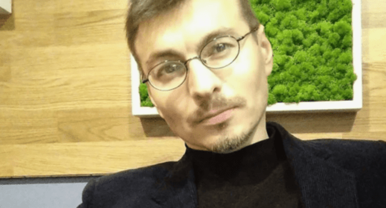 Alexander Gongadze Volny Ross. Screenshot of the photo on his YouTube channel, https://www.youtube.com/channel/UCXU3jV8UARAbjDbO1t0kY-g/discussion Alexander Gongadze Volny Ross. Screenshot of the photo on his YouTube channel, https://www.youtube.com/channel/UCXU3jV8UARAbjDbO1t0kY-g/discussion