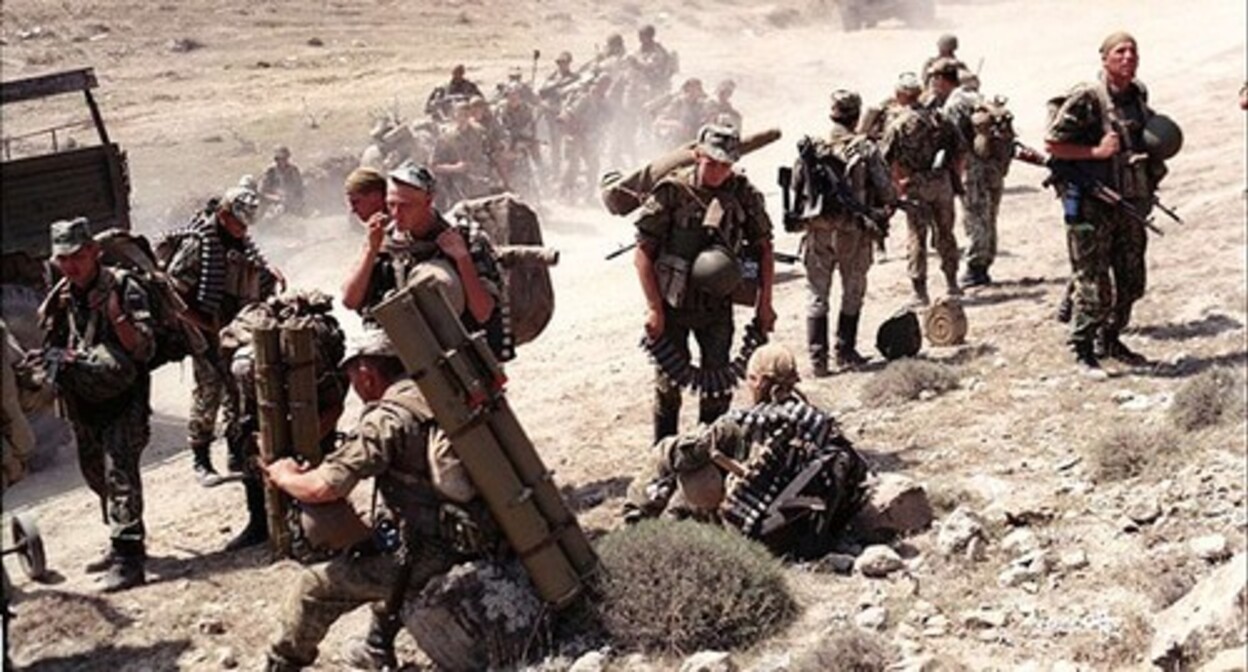 Units of the Russian Airborne Forces in Dagestan after the invasion of the armed bandit formations from Chechnya into the Botlikh District. August 23, 1999. Photo: official website of the Makhachkala city administration https://mkala.ru Units of the Russian Airborne Forces in Dagestan after the invasion of the armed bandit formations from Chechnya into the Botlikh District. August 23, 1999. Photo: official website of the Makhachkala city administration https://mkala.ru