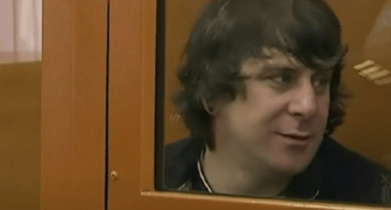 Temirlan Eskerkhanov in a courtroom. Screenshot of a video posted by Belsat News on June 27, 2017 https://www.youtube.com/watch?v=_i8k9h6Dcwo Temirlan Eskerkhanov in a courtroom. Screenshot of a video posted by Belsat News on June 27, 2017 https://www.youtube.com/watch?v=_i8k9h6Dcwo