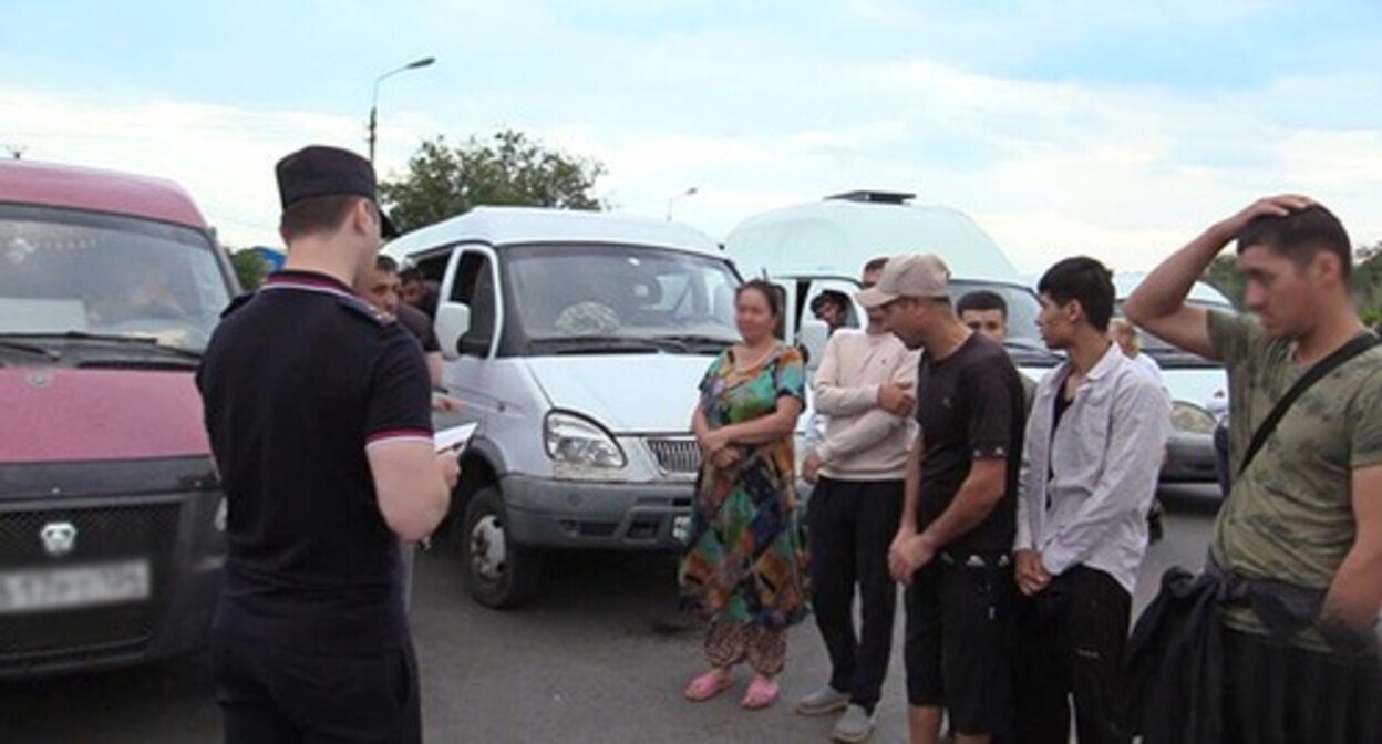 Raids to identify migrants in the Volgograd Region. Photo by the press service of the Ministry of Internal Affairs for the Volgograd Region Raids to identify migrants in the Volgograd Region. Photo by the press service of the Ministry of Internal Affairs for the Volgograd Region