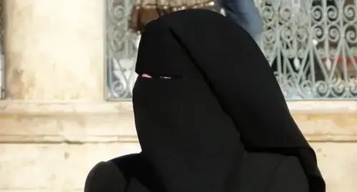 A woman wearing niqab. Photo: Bernard Gagnon. https://ru.wikipedia.org A woman wearing niqab. Photo: Bernard Gagnon. https://ru.wikipedia.org