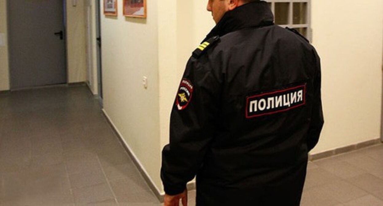 A law enforcer. Photo by Vlad Alexandrov, Yuga.ru A law enforcer. Photo by Vlad Alexandrov, Yuga.ru