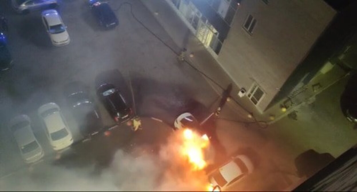 Gaspar Avakyan's car set on fire. Screenshot of a video courtesy of Gaspar Avakyan for the "Caucasian Knot" Gaspar Avakyan's car set on fire. Screenshot of a video courtesy of Gaspar Avakyan for the "Caucasian Knot"